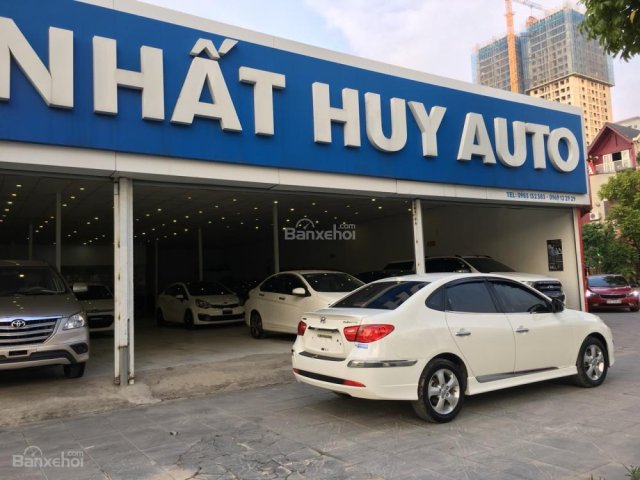 Bán Hyundai Avante 1.6AT sản xuất 2012, màu trắng, giá tốt, giao xe nhanh