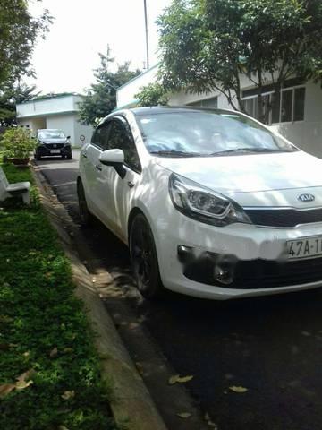 Cần bán lại xe Kia Rio năm 2016, màu trắng, 430tr