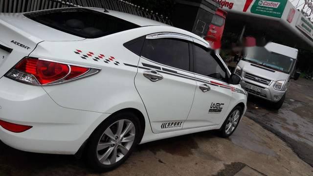 Bán Hyundai Accent đời 2012, màu trắng 