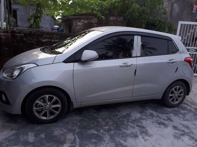 Cần bán xe Hyundai Grand i10 2016, màu bạc