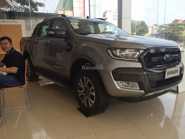 Ford Nam Định bán xe Ford Ranger Wildtrak 3.2 SX 2018, giao xe ngay. LH 094.697.4404