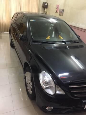 Cần bán gấp Mercedes R350 đời 2010, giá tốt