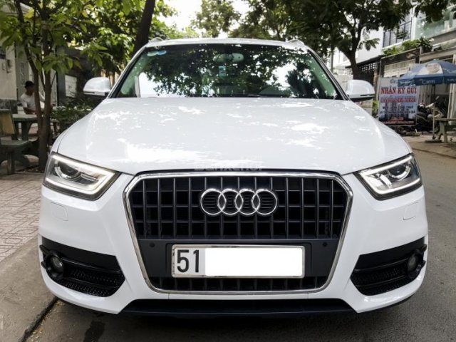 Cần bán gấp Audi Q3 AT năm 2014, màu trắng, nhập khẩu nguyên chiếc