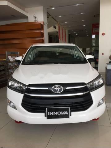 Bán xe Toyota Innova 2.0E sản xuất năm 2018, màu trắng