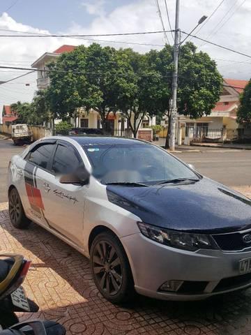 Cần bán lại xe Kia Forte 2010, màu bạc, xe nhập số sàn