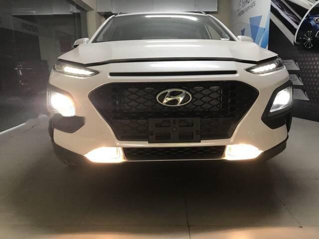 Bán Hyundai Kona 2018, màu trắng 