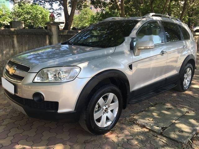 Cần bán lại xe Chevrolet Captiva LT sản xuất 2009, màu bạc chính chủ, giá 335tr