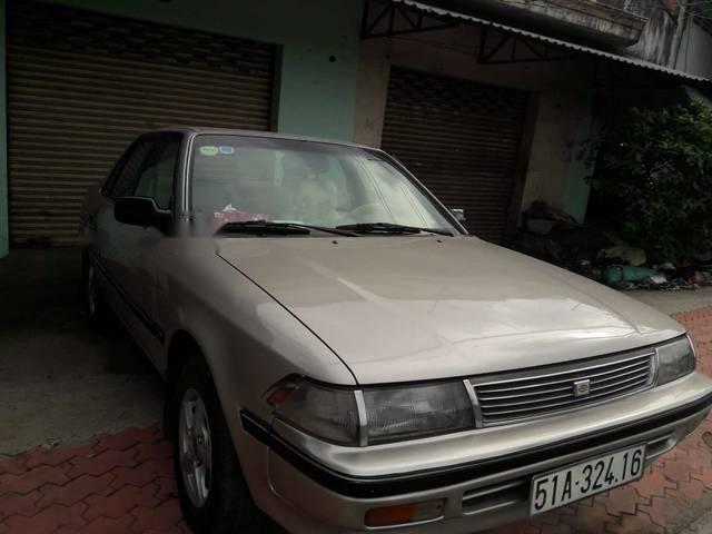 Bán xe Toyota Corona đời 1990, màu vàng