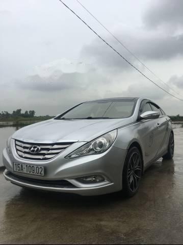 Bán Hyundai Sonata năm sản xuất 2010, màu bạc 