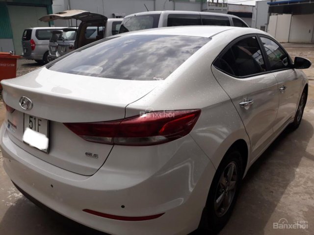 Bán Hyundai Elantra 1.6 MT 2016, đúng chất, sơ cua chưa hạ, màu trắng, giá thương lượng, hỗ trợ trả góp