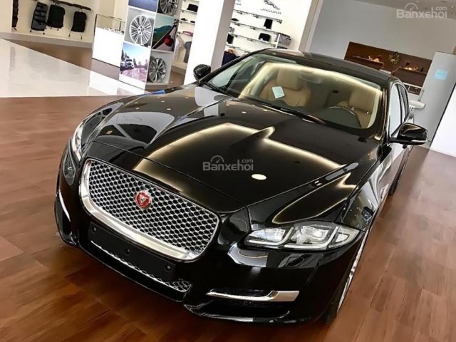 Bán Jaguar XJ Portfolio 3.0 2017, màu đen, nhập khẩu