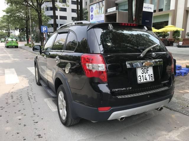 Bán xe Chevrolet Captiva LTZ số tự động, xe gia đình đăng ký chính chủ, màu đen
