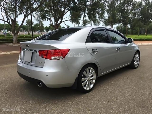 Bán ô tô Kia Forte SX 1.6 AT sản xuất 2010, màu bạc xe gia đình