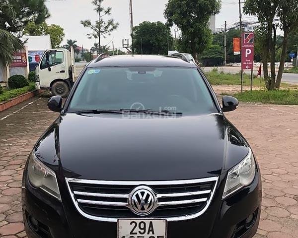 Bán xe Volkswagen Tiguan 2.0 AT năm sản xuất 2010, màu đen, nhập khẩu 