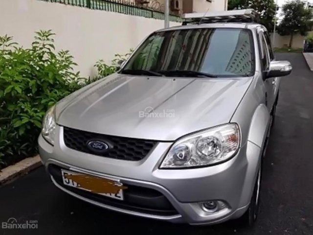 Cần bán xe Ford Escape sản xuất 2011, màu bạc như mới, 465 triệu