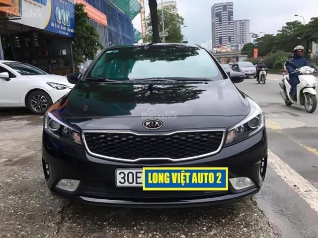 Bán Kia Cerato 1.6 AT sản xuất 2017, màu đen đẹp như mới 