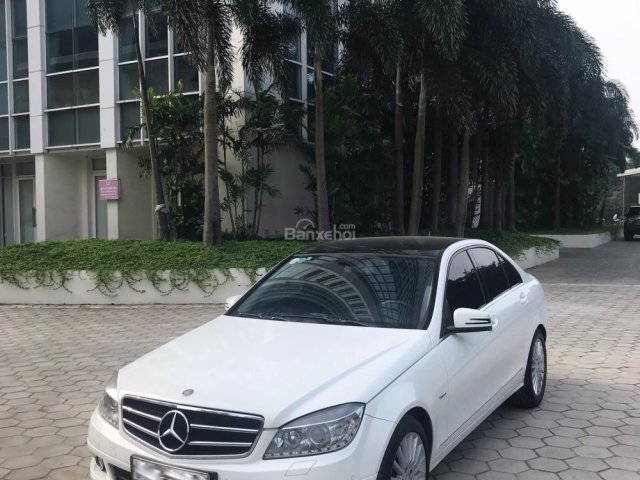 Bán xe chính chủ Mercedes C250 trắng còn rất mới