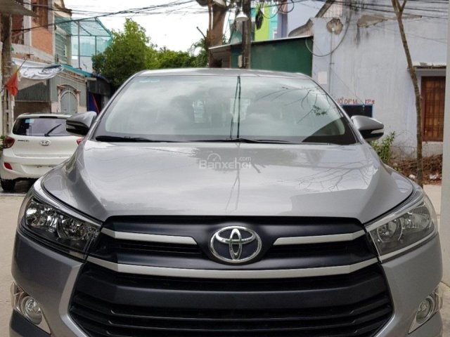 Bán ô tô Toyota Innova 2018 2.0E, màu bạc, số sàn