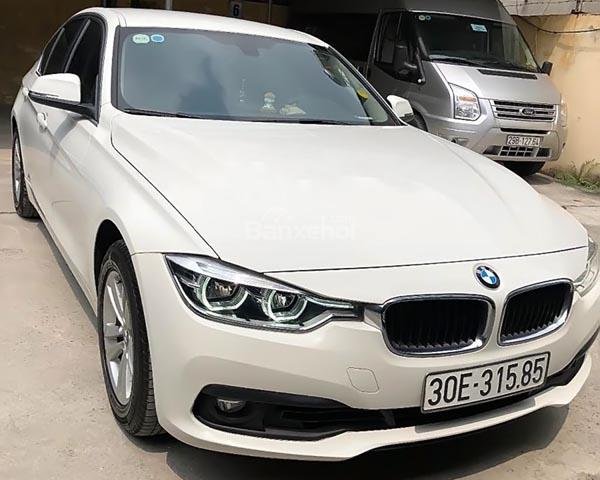 Cần bán lại xe BMW 3 Series 320i đời 2015, màu trắng, nhập khẩu nguyên chiếc xe gia đình