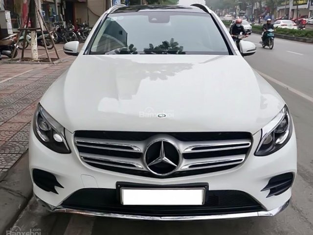 Bán xe cũ Mercedes GLC 300 4Matic đời 2016, màu trắng