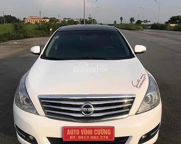 Bán ô tô Nissan Teana 2.0 sản xuất năm 2011, màu trắng, xe nhập