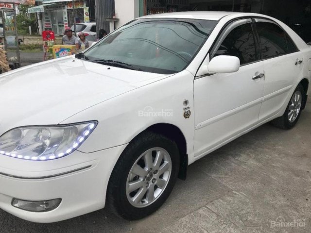 Cần bán lại xe Toyota Camry 2.4G 2002, màu trắng 