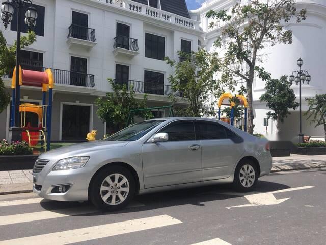 Bán xe Toyota Camry sản xuất năm 2008, màu bạc, giá tốt