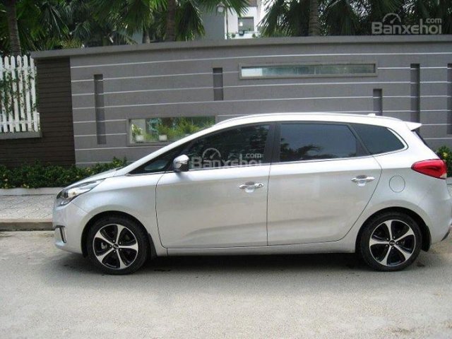 Đi nước ngoài cần bán gấp Kia Rondo 2017, số tự động, máy xăng, trùm mền zin cọp