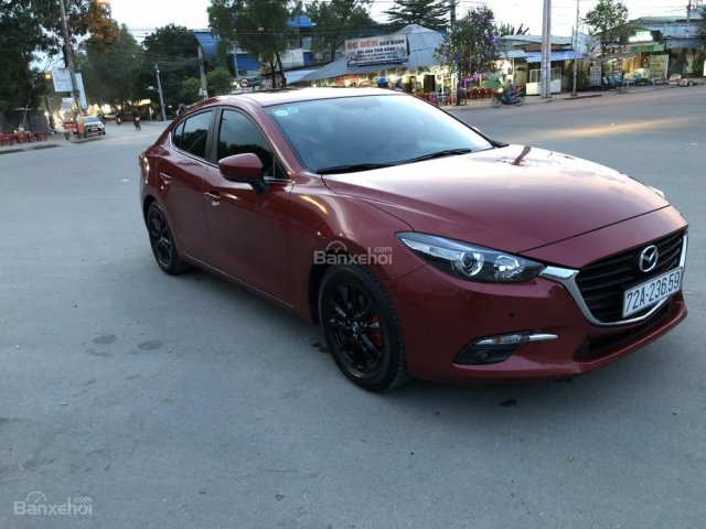 Cần bán xe Mazda 3 SX 2017 màu đỏ