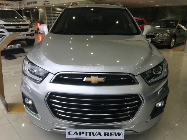 Bán Chevrolet Captiva LTZ sản xuất 2018, màu bạc, xe nhập