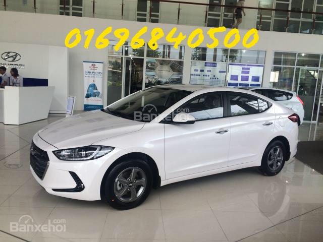 Bán xe Hyundai Elantra tiêu chuẩn 1.6 giá chỉ từ 552tr