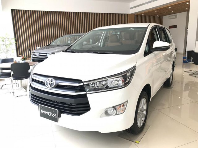 Bán Toyota Innova 2019, trả trước 200 triệu, lãi suất thấp, giảm giá khủng cuối năm, lh 0937014499