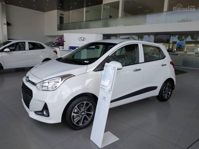 Bán ô tô Hyundai Grand i10 2019, màu trắng, xe nhập, 330 triệu