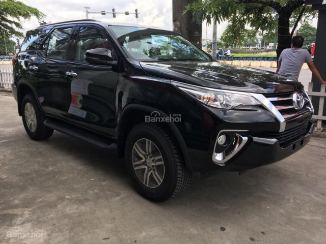 Bán Toyota Fortuner 2.4G AT năm sản xuất 2018, màu đen, nhập khẩu