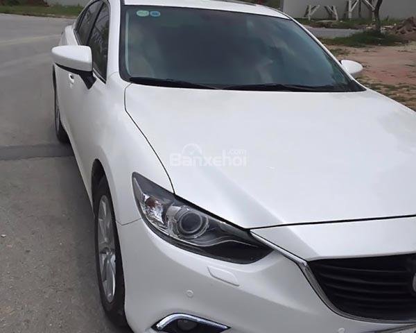 Cần bán xe Mazda 6 2.0 AT sản xuất năm 2015, màu trắng, 745tr