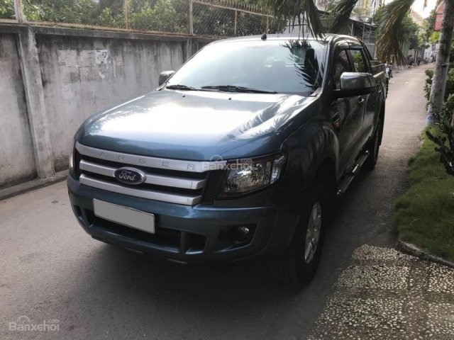 Cần bán gấp Ford Ranger 2016 máy dầu, tự động, màu xanh, xe nhập