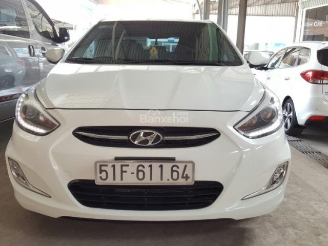 Bán Hyundai Accent Blue 1.4AT màu trắng số tự động nhập Hàn Quốc 2015 biển Sài Gòn