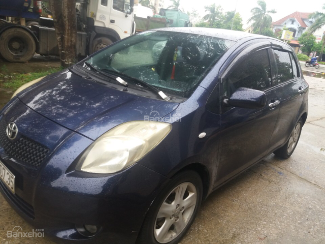 Bán xe Toyota Yaris năm 2007 màu xanh lam, 325 triệu, có fix nhẹ