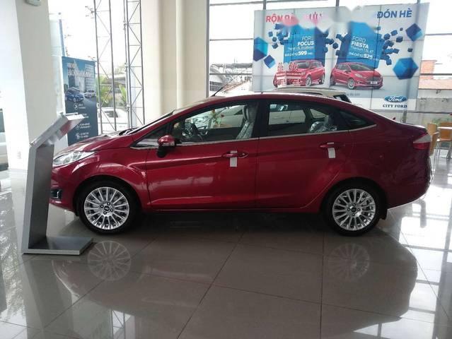 Bán Ford Fiesta năm sản xuất 2018, màu đỏ  