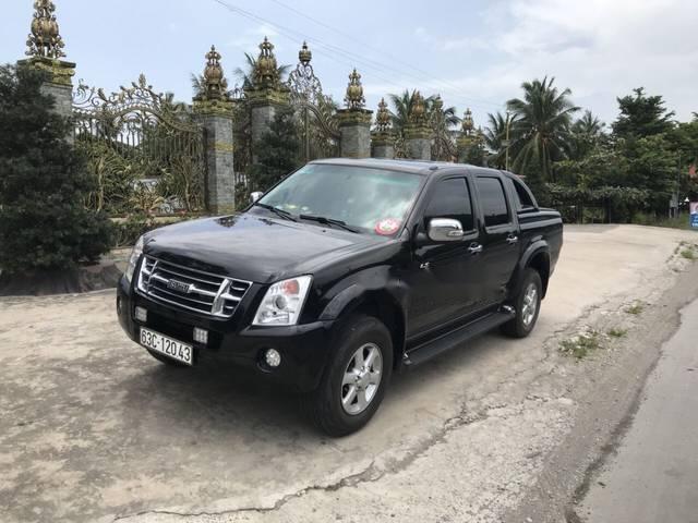 Cần bán gấp Isuzu Dmax 3.0 4X4MT đời 2008, màu đen, còn rất mới