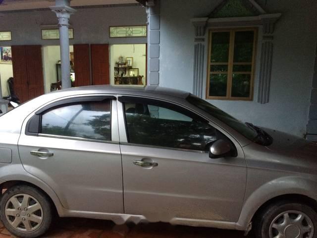 Cần bán Daewoo Gentra MT 2006, màu bạc, xe gia đình vẫn đang sử dụng bình thường