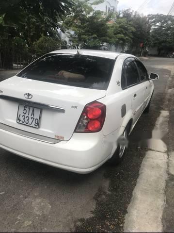 Cần bán gấp Daewoo Lacetti đời 2004, màu trắng chính chủ