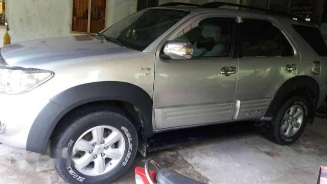 Cần bán Toyota Fortuner MT năm sản xuất 2009, màu bạc, 630 triệu