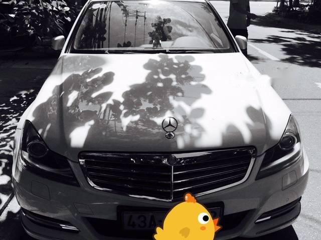 Bán Mercedes C250 đời 2013, màu trắng