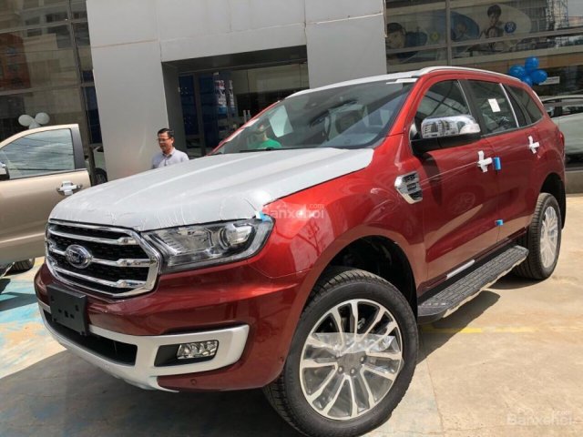 Bán Ford Everest 2018, nhập khẩu nguyên chiếc, xe sẵn giao ngay, LH ngay 093 1234 768