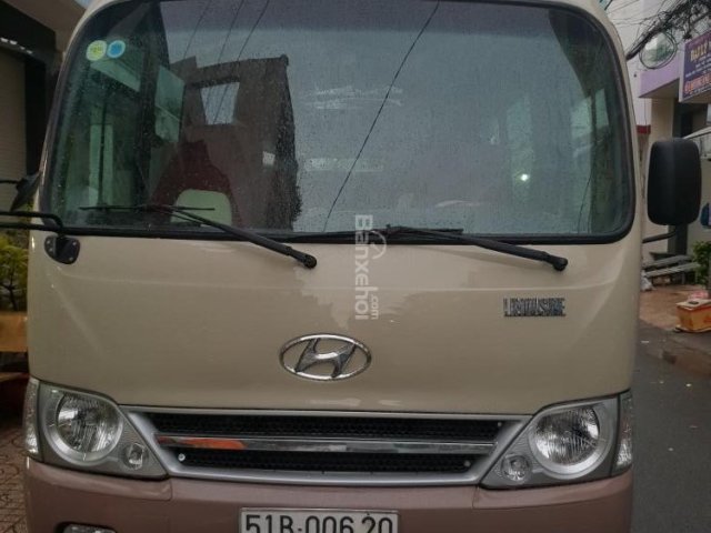 Bán Hyundai County đời 2011, màu vàng giá cạnh tranh