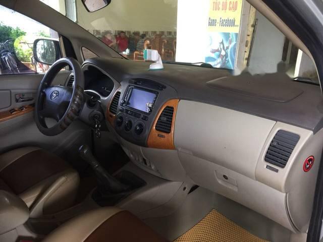 Bán Toyota Innova đời 2010, màu bạc chính chủ, 350 triệu