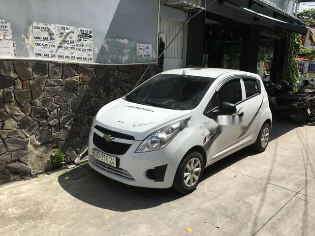 Bán Chevrolet Spark Van đời 2015, màu trắng số tự động, giá 220tr