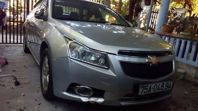 Bán Chevrolet Cruze sản xuất 2010, màu bạc, giá tốt