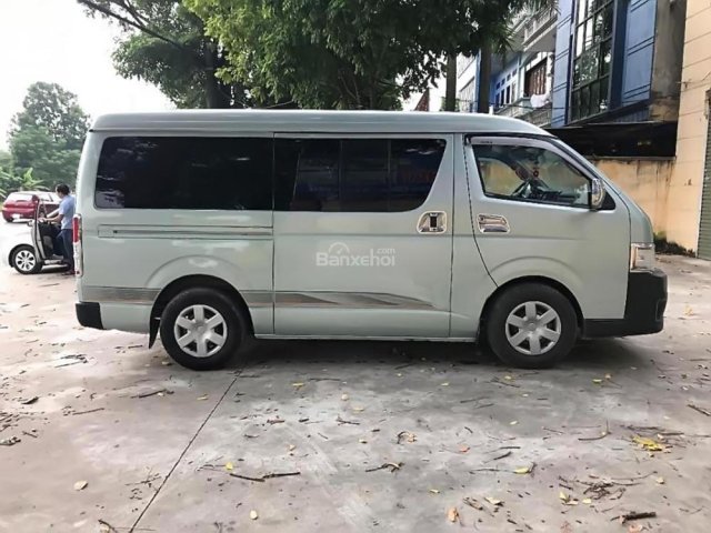 Cần bán lại xe Toyota Hiace 2.5 đời 2011, màu xanh lam